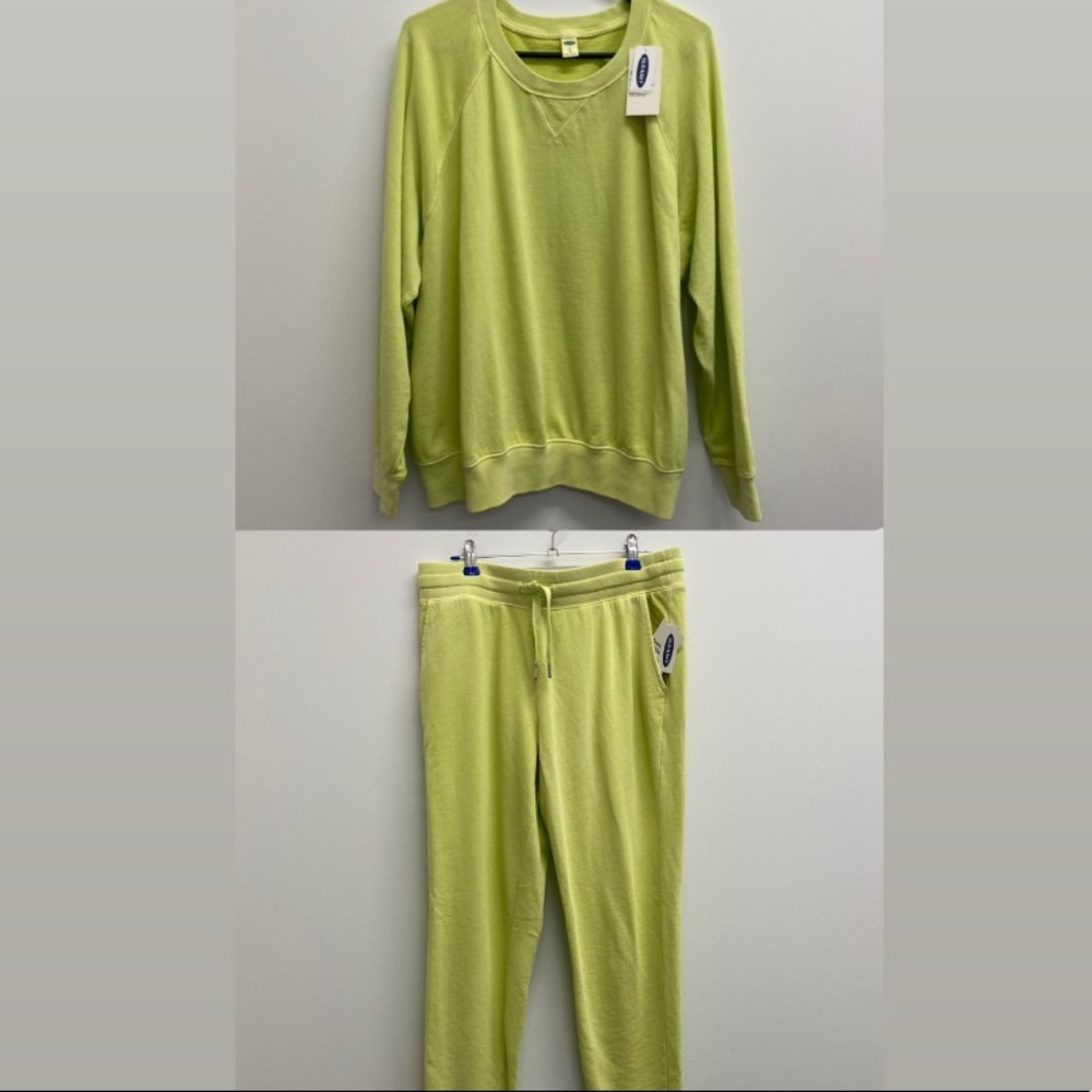 NEW - LOUNGE WEAR SET / MATCHING SET NEON / SWEATS SET / SIZE XL AND S!